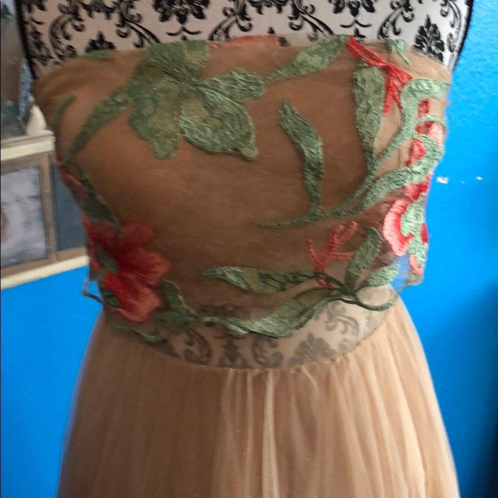 Prom dress - Picture 2 of 8